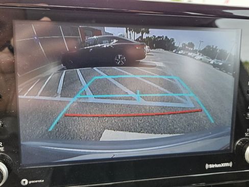 Used 2022 Toyota Corolla LE image 9