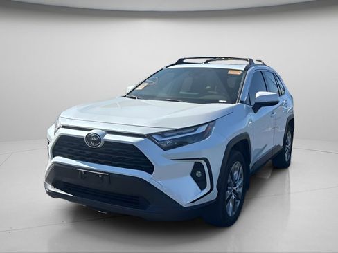 Used 2025 Toyota RAV4 XLE Premium AWD/4WD image 9
