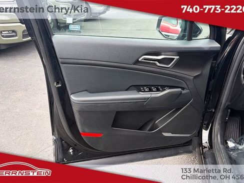 Used 2023 Kia Sportage EX AWD/4WD image 14