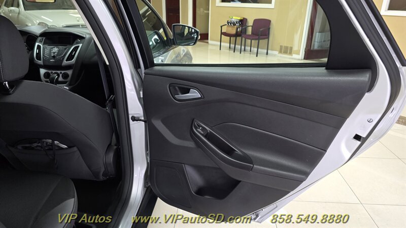 Used 2014 Ford Focus SE FWD image 14