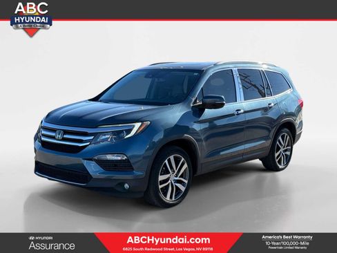 Used 2017 Honda Pilot Touring image 1