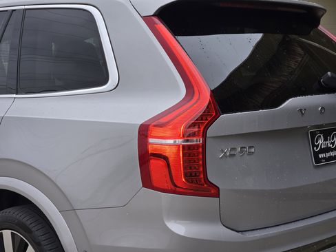 Used 2023 Volvo XC90 T8 Ultimate w/ Lounge Package image 16