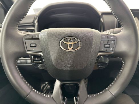 Used 2025 Toyota Camry SE FWD image 16