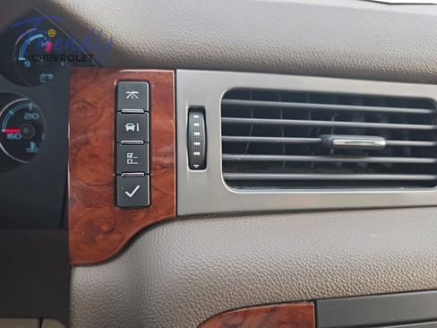 Used 2013 Chevrolet Avalanche LTZ AWD/4WD image 24