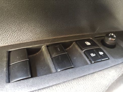 Used 2021 Toyota Corolla LE image 27