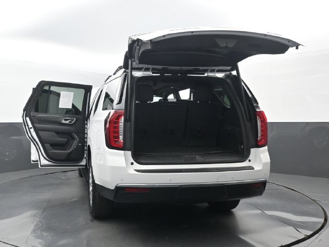 Used 2023 GMC Yukon SLT w/ SLT Premium Package RWD image 37