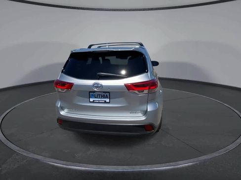 Certified 2018 Toyota Highlander XLE AWD/4WD image 7