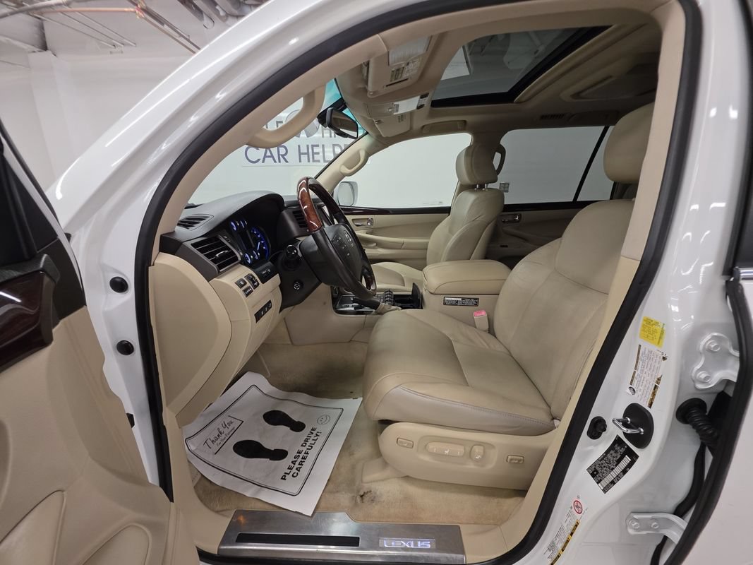 Used 2010 Lexus LX 570 4WD w/ Luxury Pkg image 19