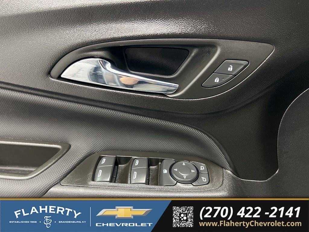 Used 2023 Chevrolet Equinox RS w/ LPO, Floor Liner Package FWD image 20