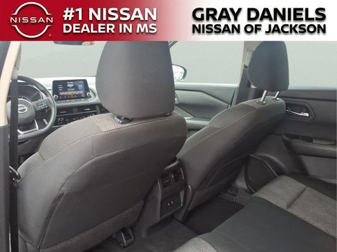 Used 2024 Nissan Rogue SV AWD/4WD image 14