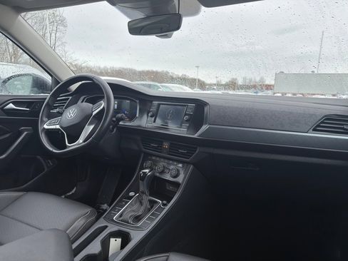 Used 2024 Volkswagen Jetta SE image 18