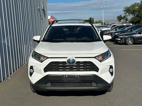 Certified 2020 Toyota RAV4 XLE w/ Convenience Package AWD/4WD image 2