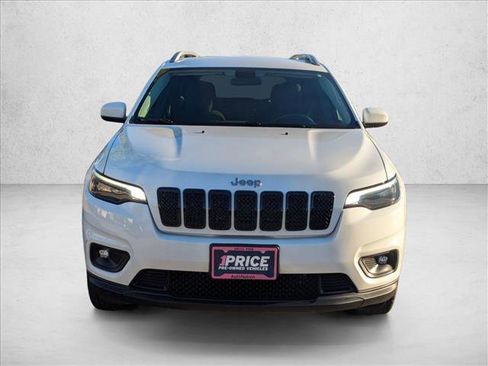 Used 2019 Jeep Cherokee Latitude w/ Cold Weather Group image 2
