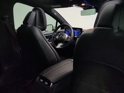 Used 2023 Mercedes-Benz EQE 500 4MATIC Sedan image 59