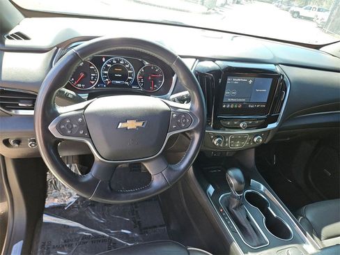 Used 2022 Chevrolet Traverse Premier image 19