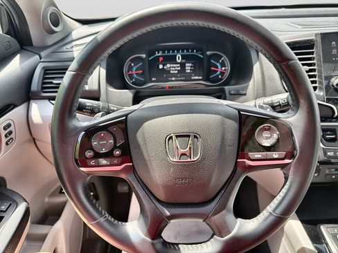 Used 2019 Honda Pilot Touring image 19