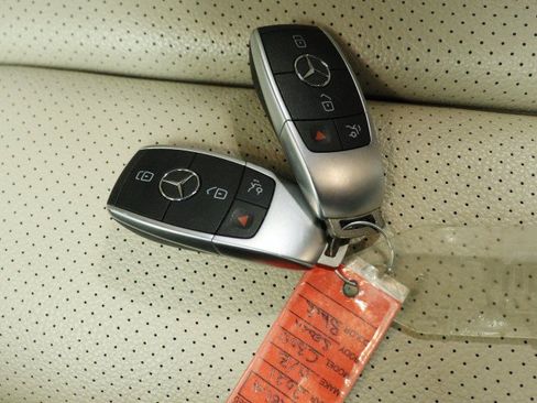 Used 2021 Mercedes-Benz C 300 4MATIC Sedan w/ Premium Package image 33