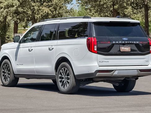 Used 2025 Ford Expedition Max Platinum AWD/4WD image 6