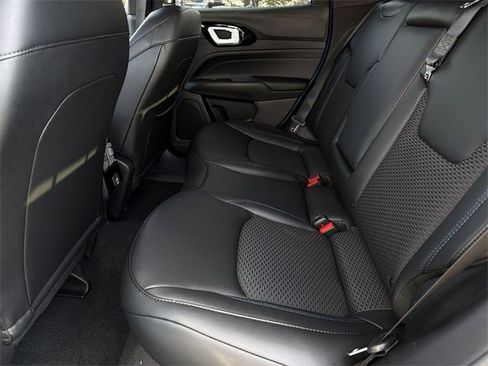 New 2026 Jeep Compass Latitude image 17
