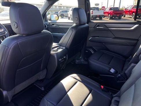 Used 2024 GMC Acadia Elevation image 22