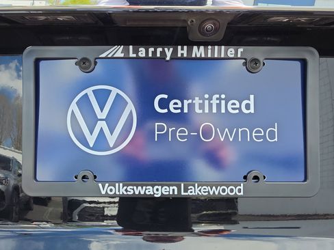 Used 2025 Volkswagen Atlas Cross Sport SE w/ Panoramic Sunroof Package image 2