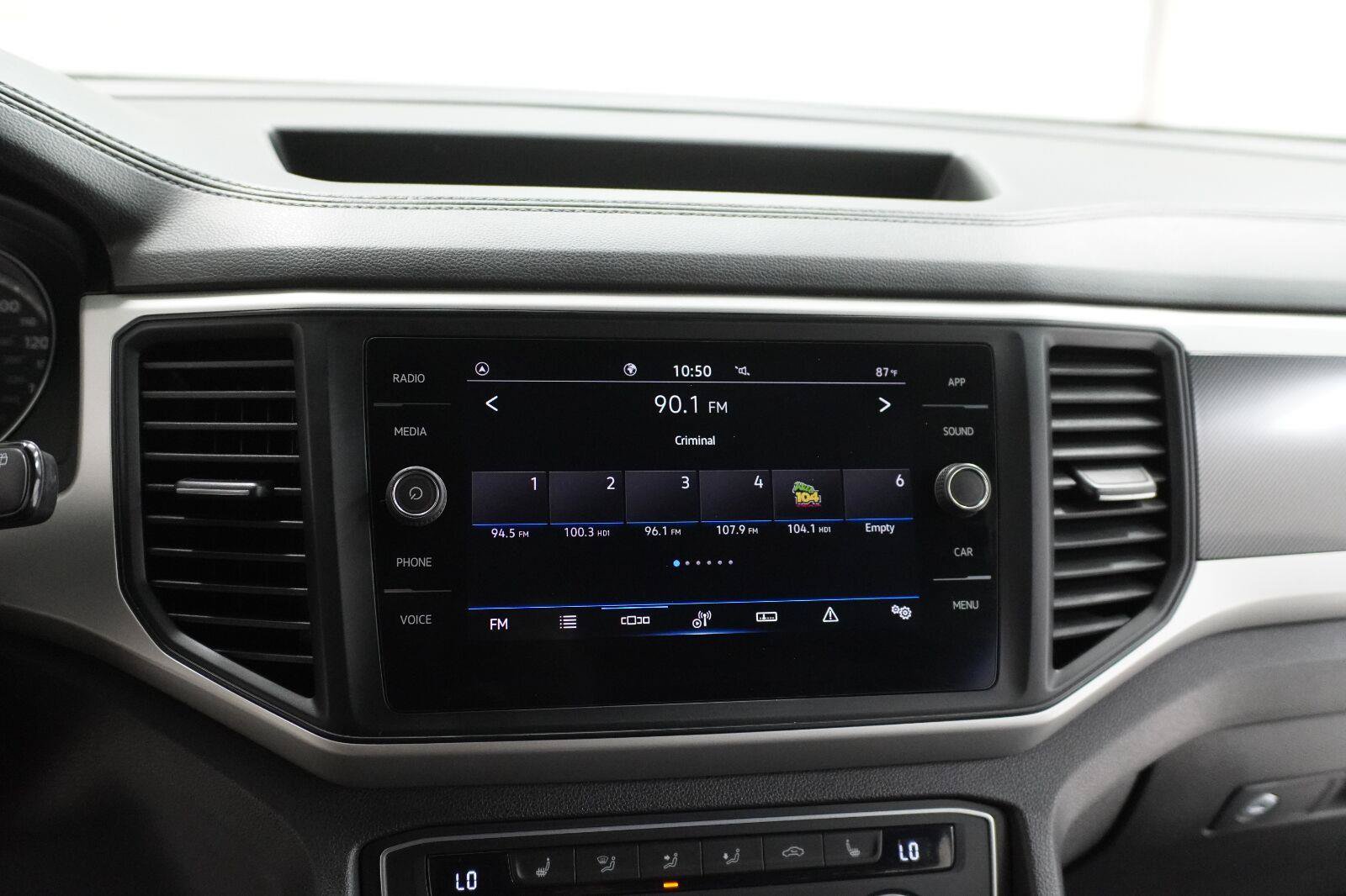Used 2021 Volkswagen Atlas Cross Sport SE w/ Panoramic Sunroof Package FWD image 13