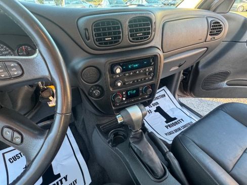 Used 2008 Chevrolet TrailBlazer LT w/ Sun And Sound Package image 13