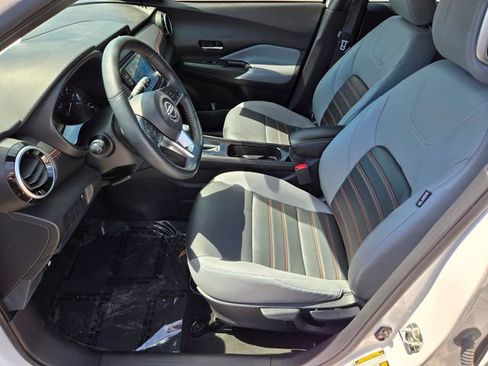 Used 2023 Nissan Kicks SR w/ SR Premium Package FWD image 13