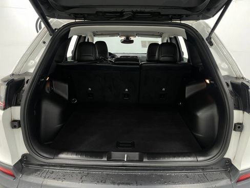 Used 2019 Jeep Cherokee Limited image 25