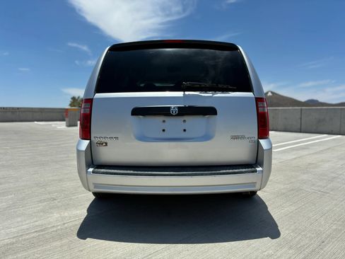 Used 2010 Dodge Grand Caravan Hero w/ Popular Equipment Group FWD image 6