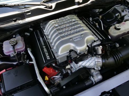 Used 2018 Dodge Challenger SRT Hellcat RWD image 37