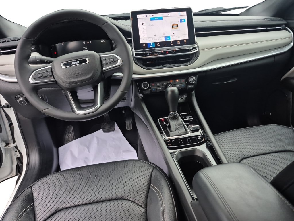 Used 2025 Jeep Compass Limited w/ Elite Group AWD/4WD image 10