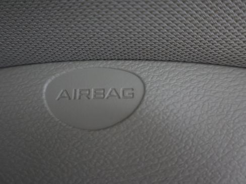 Used 2024 Chrysler Pacifica Touring-L image 45