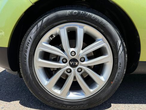 Used 2018 Kia Soul + FWD image 44