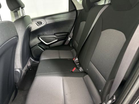 Used 2025 Kia Soul LX FWD image 20