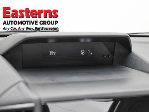 Used 2024 Subaru Forester Premium AWD/4WD image 19