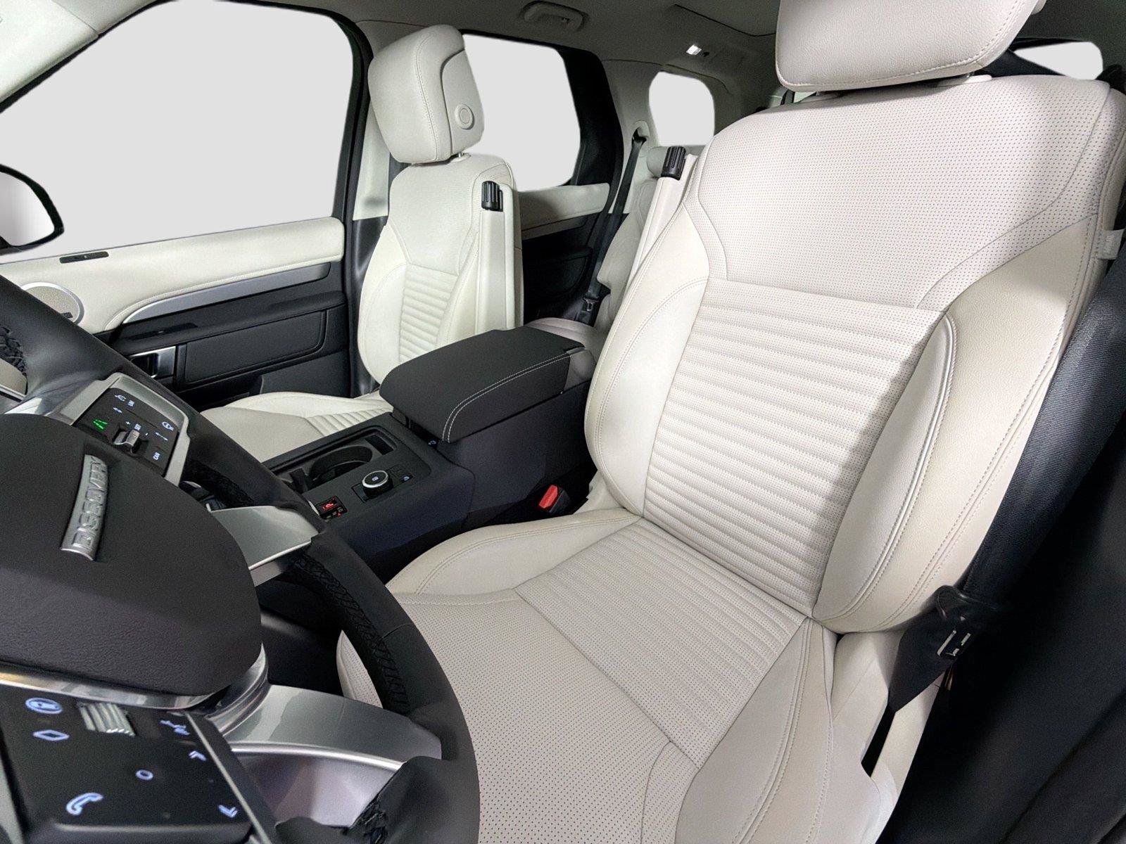 Certified 2026 Land Rover Discovery Dynamic SE AWD/4WD image 21