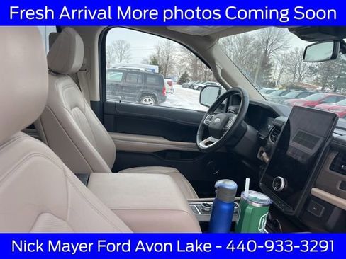 Used 2023 Ford Expedition Limited image 11