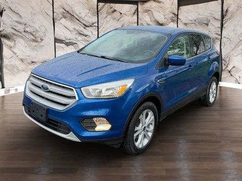 Used 2019 Ford Escape SE FWD image 3