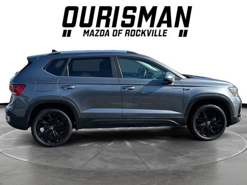 Used 2024 Volkswagen Taos SE image 7