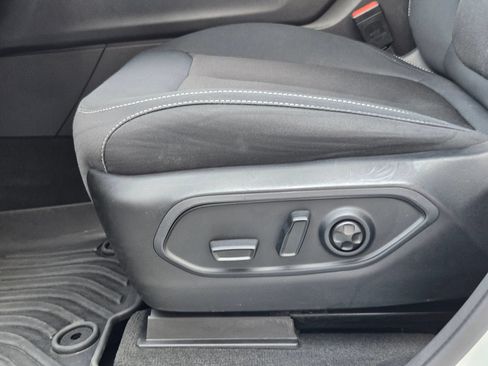 Used 2023 Jeep Grand Cherokee L Laredo w/ Luxury Tech Group I AWD/4WD image 23
