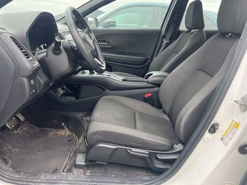 Used 2019 Honda HR-V Sport image 8