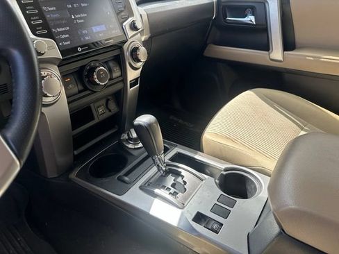 Used 2022 Toyota 4Runner SR5 AWD/4WD image 30