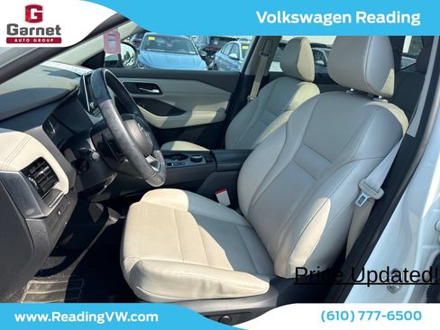 Used 2021 Nissan Rogue SV w/ Premium Package AWD/4WD image 11