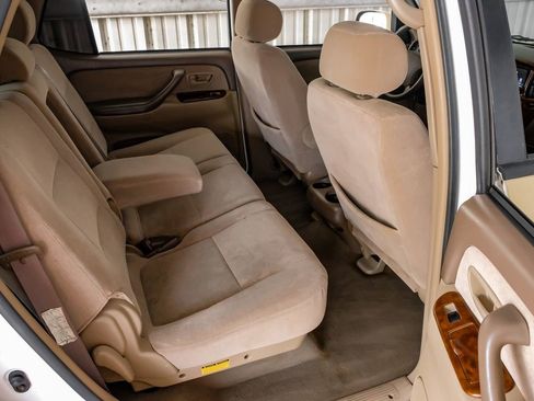Used 2004 Toyota Sequoia SR5 image 34