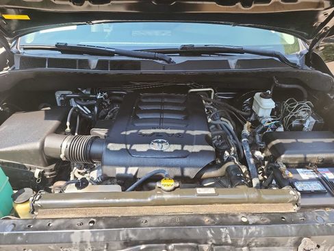 Used 2013 Toyota Sequoia SR5 w/ Premium Pkg RWD image 45