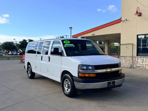 Used 2017 Chevrolet Express 3500 LT w/ LT Preferred Equipment Group RWD image 7