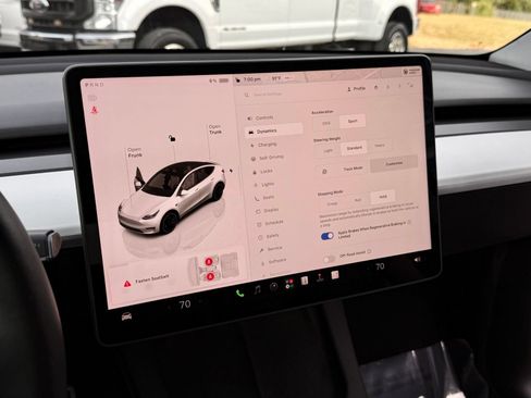 Used 2023 Tesla Model Y Performance AWD/4WD image 34