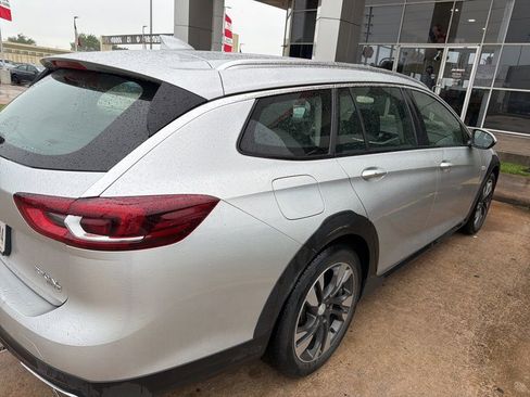 Used 2019 Buick Regal Essence AWD/4WD image 4