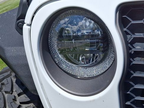 Used 2020 Jeep Gladiator Rubicon w/ Cold Weather Group image 9